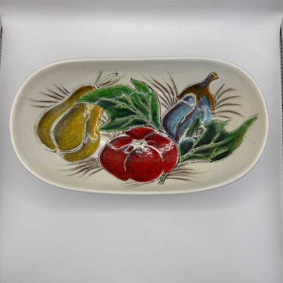 Vintage Piemmepi Italian majolica ceramic oval vegetable themed serving bowl. - Picture 3 of 9